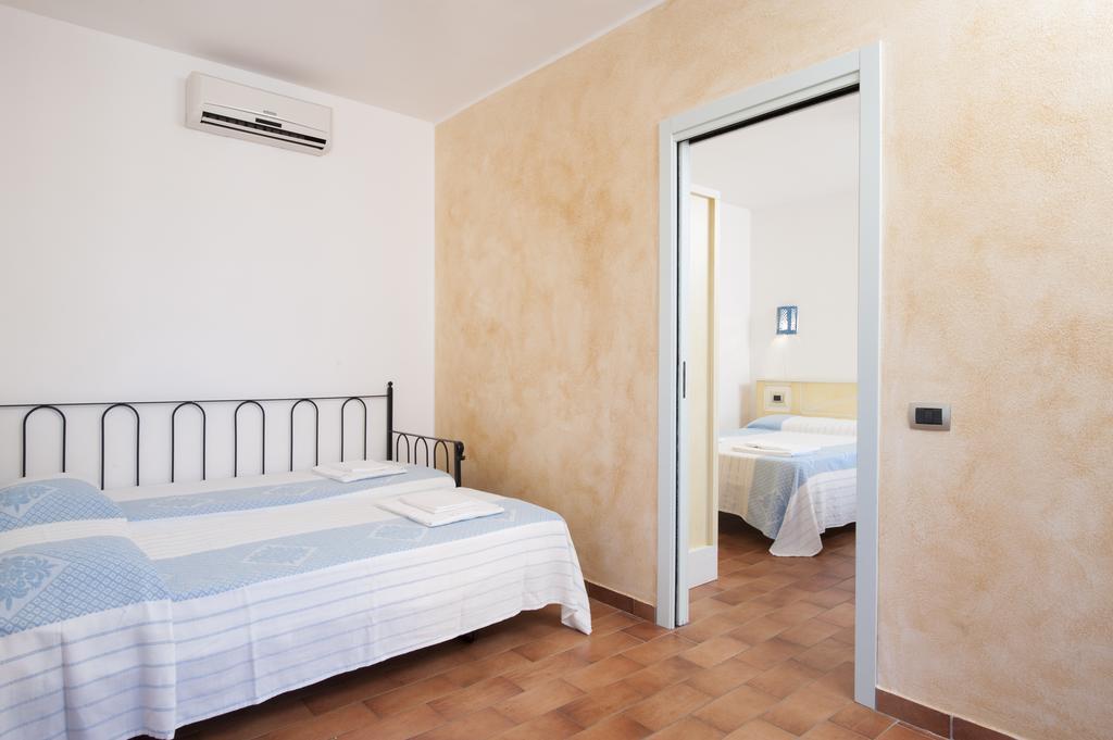 S'Incantu Resort Villasimius Bilik gambar